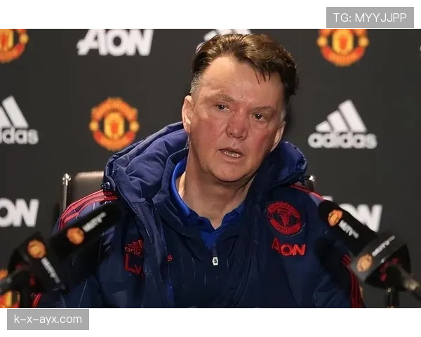 范加尔重返足坛执教新球队，引发球迷广泛关注与期待