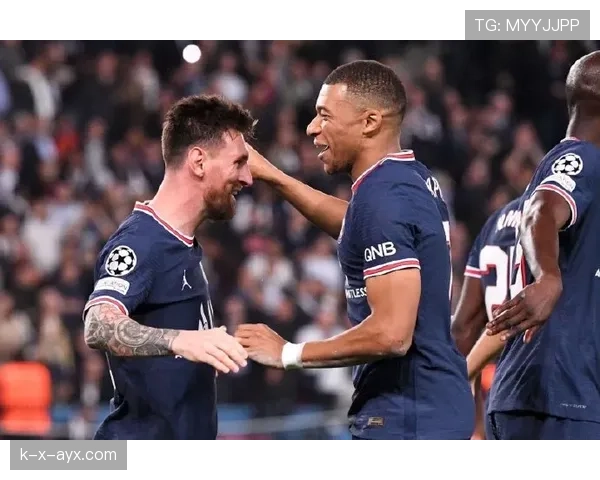 维尼修斯如何持续威胁顶级后卫:突破与无球跑位解析 维尼修斯如何持续威胁顶级后卫:突破与无球跑位解析